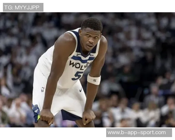 历史第三年轻万分先生爱德华兹20投10中斩获25分7篮板9助攻1抢断1盖帽